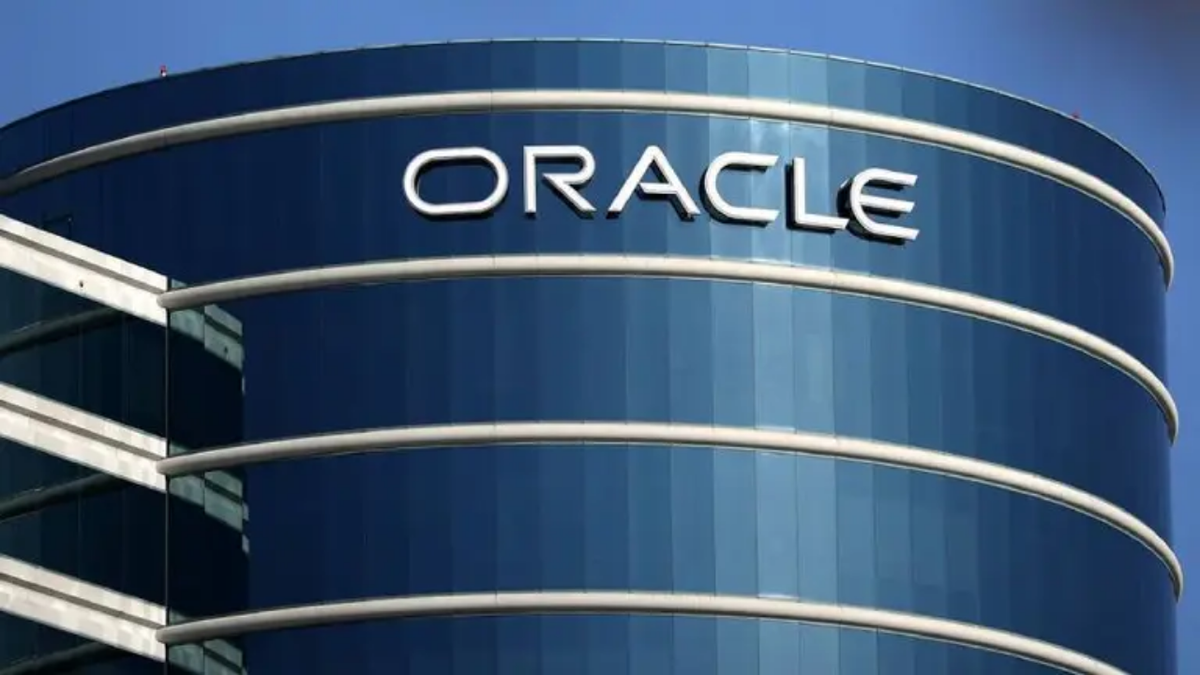 Oracle despide a 30.000 empleados para financiar una inversión histórica en <b>inteligencia artificial</b> thumbnail