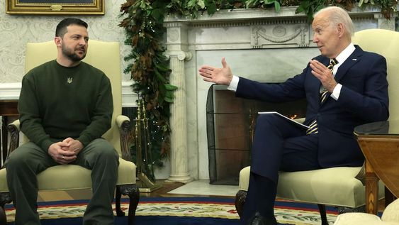 EE.UU. acusa a Ucrania por los atentados de Nordstream 1 y 2. En la imagen, Joe Biden y Volodimir Zelenski, presidentes de ambos países respectivamente.