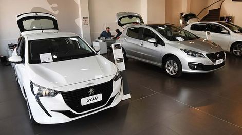 Los Andes | Las ventas de vehículos nuevos han tenido un repunte, porque quienes tienen ahorros ven en el auto un refugio de valor. Foto: José Gutierrez / Los Andes