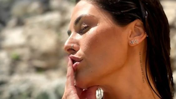 Ivana Nadal subió las temperaturas con un microbikini