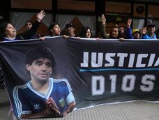 Caso Maradona: reprogramaron el juicio para mediados de abril tras una fuerte reducción en la lista de testigos. Caso Maradona: reprogramaron el juicio para mediados de abril tras una fuerte reducción en la lista de testigos.