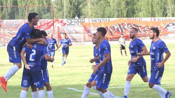 Quiroga aprovechó su momento en el partido y liquidó la historia en la primera parte frente a Bowen.