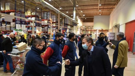 El Gobierno de Mendoza abona hasta 7 meses de salario mínimo, vital y móvil a empresas, comercios y pymes que incorporen personal en blanco y por tiempo indeterminado, o hasta 12 meses del salario, si la misma empresa contrata a más de 50 trabajadores.
