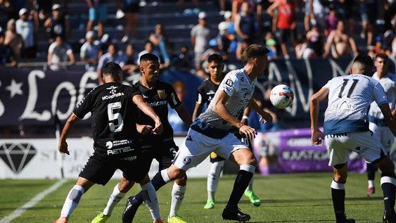 El domingo Independiente Rivadavia enfrenta a Brown en un partido clave por el ascenso. / Foto: José Gutiérrez