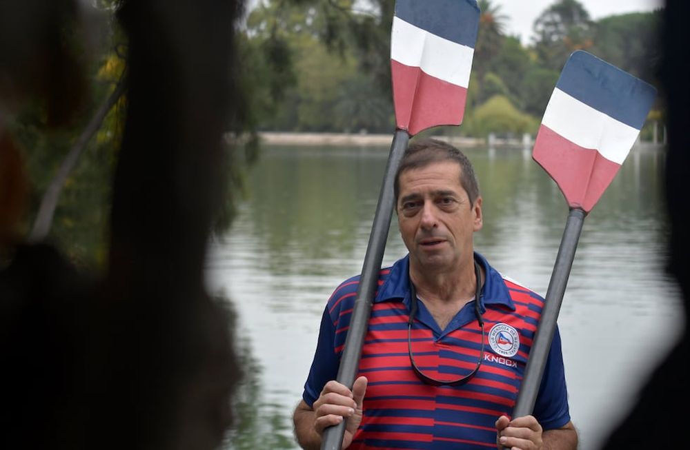 Pablo Scuri, entrenador que tiene a cargo la escuela de Remo en el Club Mendoza Regatas. / Orlando Pelichotti-Los Andes
