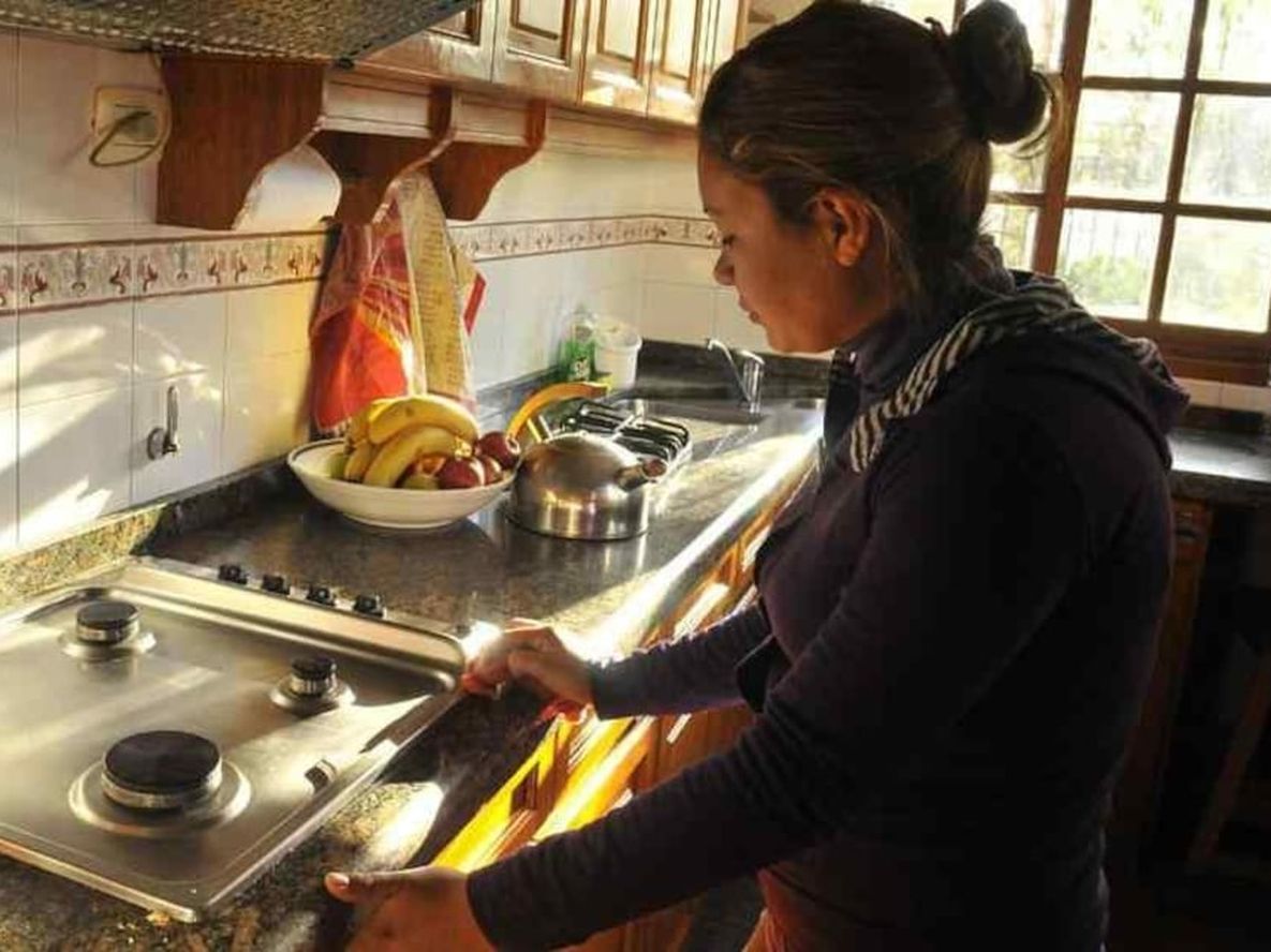 ¿Cuanto cobrará  este mes una niñera que trabaja cuatro horas diarias? (La Voz /Archivo).