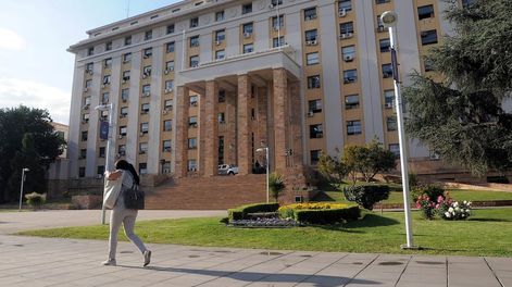 Foro Valos: Profesionalizar la administración pública, clave para políticas de calidad