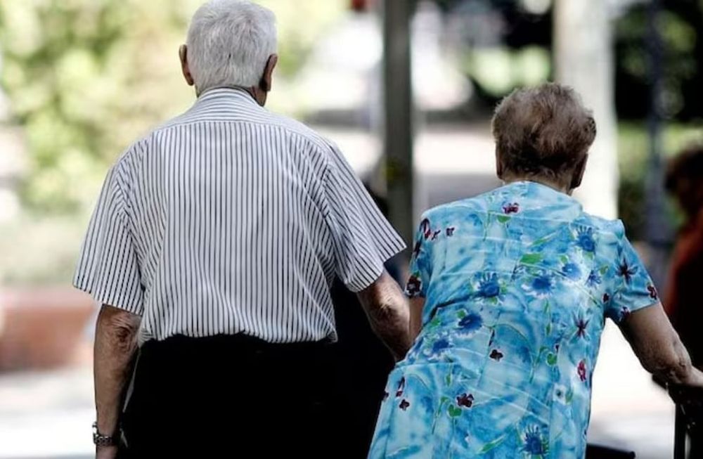 El Gobierno oficializó un bono extraordinario para jubilados y pensionados en noviembre