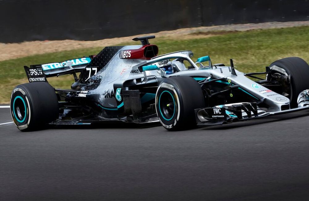 Mercedes completo el primer día de pruebas en Silverstone
