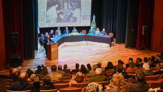 Correas es el primer mendocino en integrar la Academia Argentina de Letras. Foto: Gobierno de Mendoza
