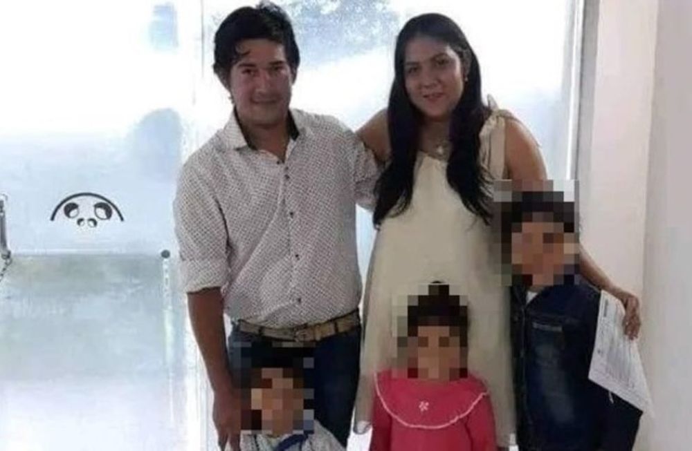Daniela López (28) y el agresor Gabriel Gutiérrez (26) junto a sus hijos - Foto Clarín