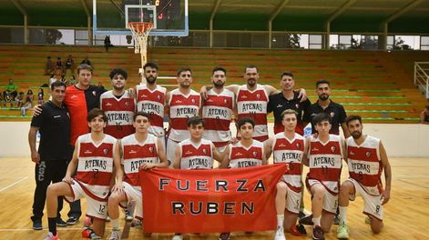 Los Andes | Atenas nuevamente campeón anual. El ahora equipo de Pipío Pedemonte había perdido cuatro finales que disputó anteriormente por en procura de ser el mejor del año. / José Gutiérrez