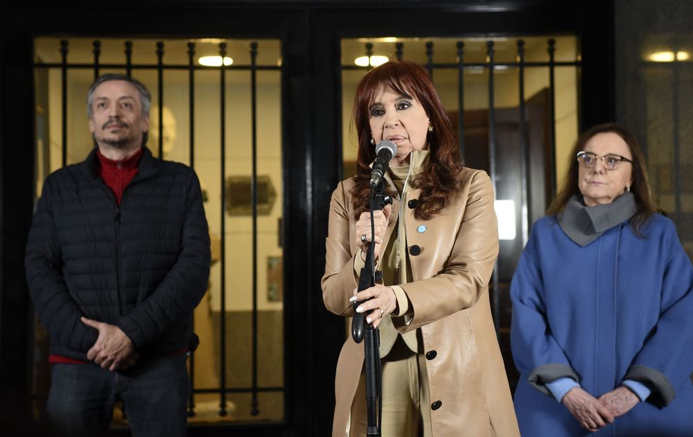 La Justicia pidió a Cristina Kirchner que se presente dentro de los cinco  días hábiles para