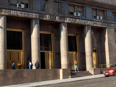 Nuevo canje de títulos en dólares entre el Tesoro y el Banco Central.