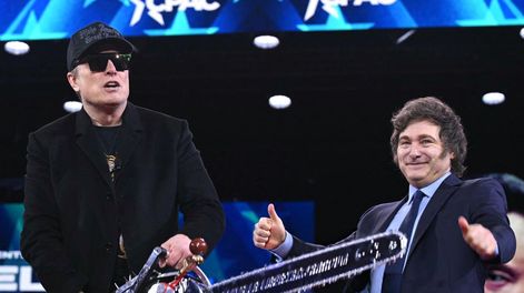 Elon Musk propone semanas laborales de 120 horas y reaviva el debate de la reforma laboral de Milei