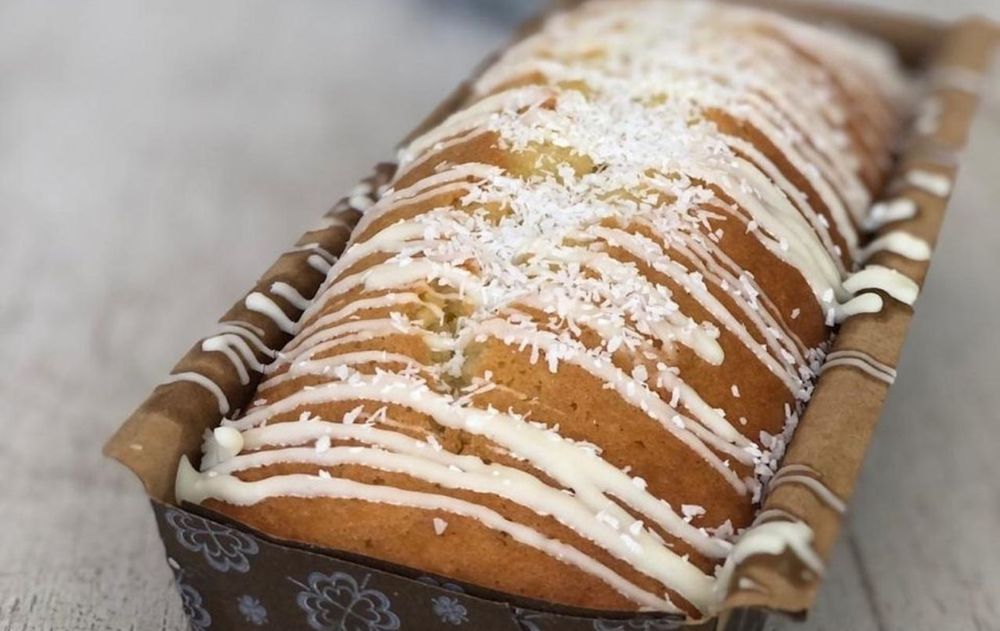 Esta receta logra una textura suave y un sabor natural que atrae. Es ideal para acompañar el desayuno o una merienda de forma saludable.