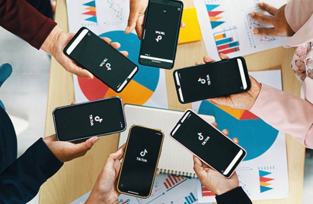 Según estudios, existen tres variables que inciden directamente en la cantidad de horas que un usuario pasa en este tipo de aplicaciones. Imagen ilustrativa / Web