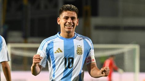 Los Andes | Claudio Echeverri, la figura del debut de Argentina /Foto: AFA
