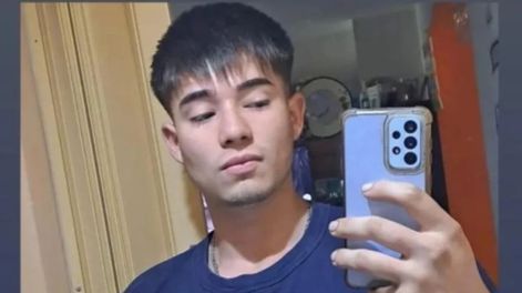 Facundo Aguirre, el joven de 21 años que falleció en el accidente fatal en calle San Juan de Ciudad.