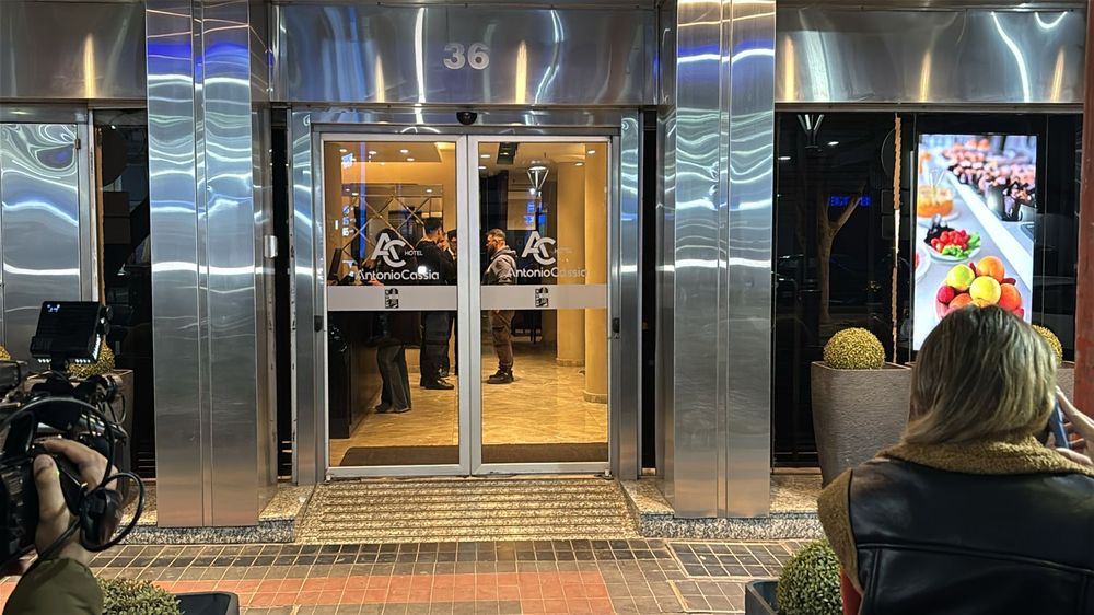 El hotel donde ocurrió la muerte de la mujer en calle Amigorena