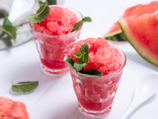 Granita de sandía con albahaca: una receta refrescante y saludable para el verano.