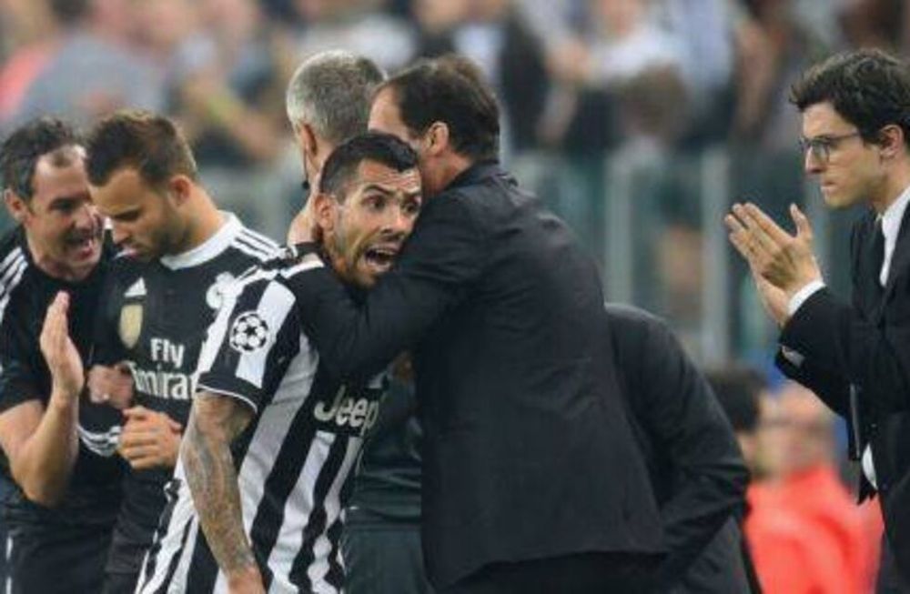 Polémica por el insulto de Tevez a su entrenador cuando fue reemplazado