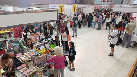 Arrancó en el espacio Le Parc la nueva edición de la Feria del Libro 2025 en Mendoza