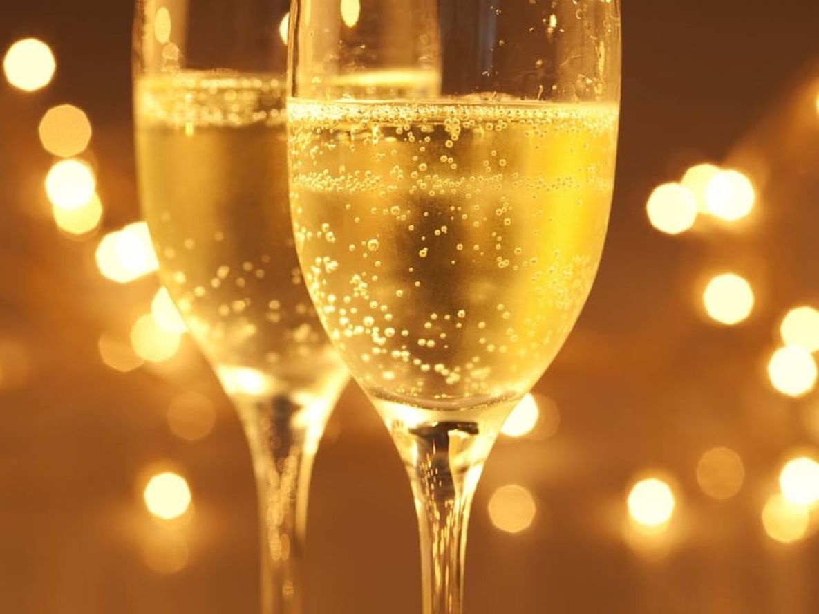 El espumante argentino consolida su presencia más allá del brindis, impulsado por cambios culturales y una oferta cada vez más diversa.