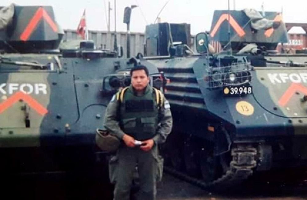 Castillo se desempeñó 25 años en la Gendarmería Nacional y participó de misiones de la Organización de Naciones Unidas (ONU) en Kosovo y en República del Congo.