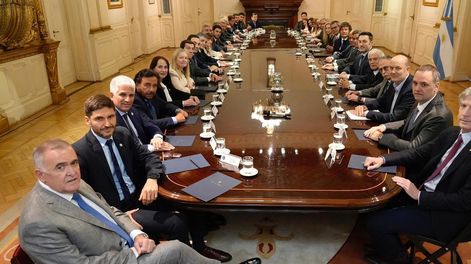 Reunión de Milei con los gobernadores y el gabinete para discutir las reformas que impulsa la Casa Rosada