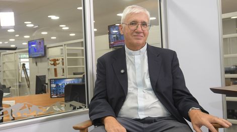 El Sacerdote Guillermo Marcó habla de todo En La Cima.&nbsp;
