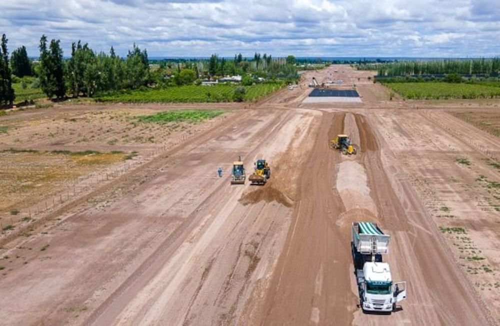 Así se ve la construcción de la Doble Vía del Este, la megaobra que unirá Rivadavia, Junín y San Martín al corredor bioceánico
