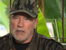 Schwarzenegger celebró la habilitación de los módulos e ingresó a una de las estructuras ante las cámaras de televisión.&nbsp;
