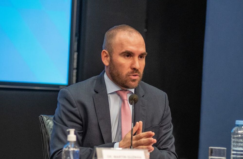 El ministro de Economía defendió el rumbo económico al asegurar que el país vive un crecimiento récord.