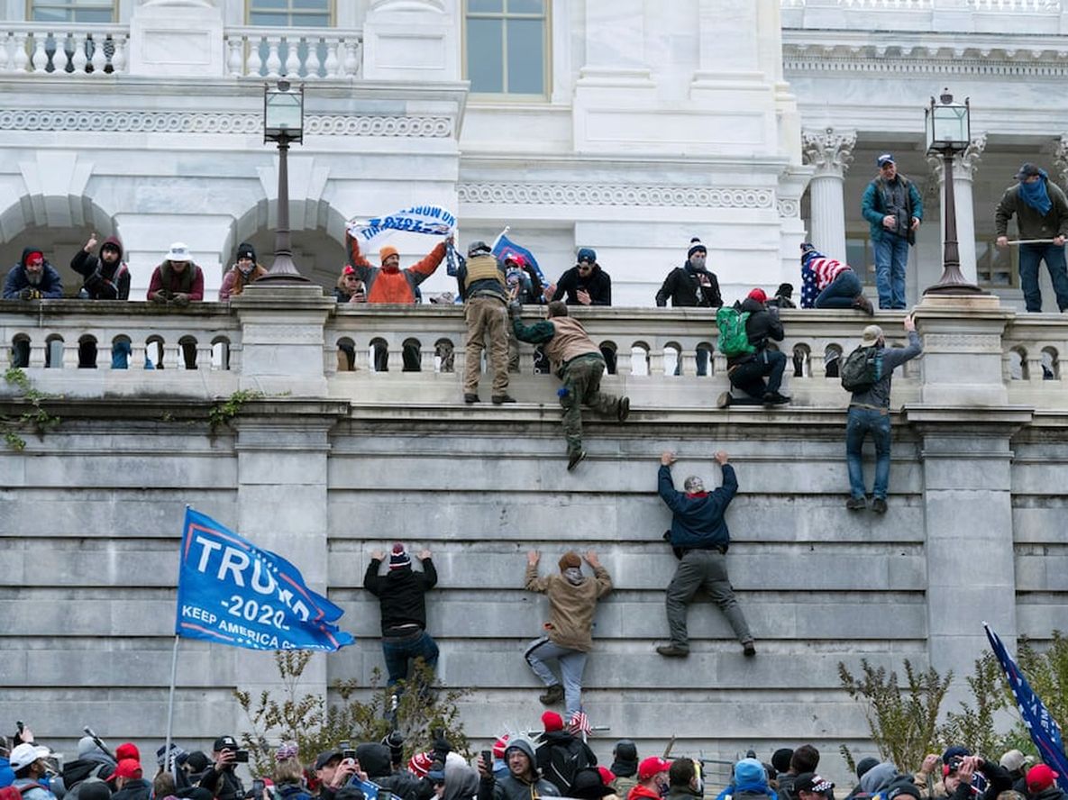 Tras los disturbios que dejaron 4 muertos, el Congreso de EE.UU. certificó finalmente la victoria de Biden