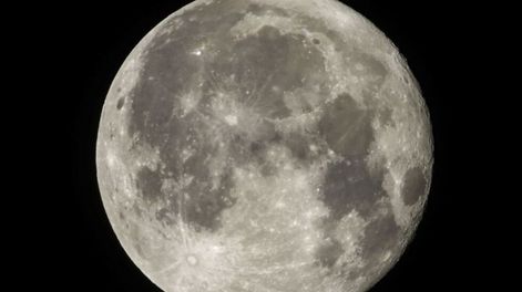 El otro lado de la Luna - Por Jorge Sosa