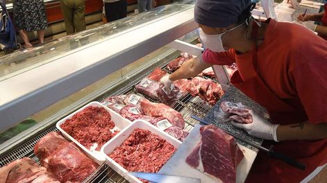 Entra en vigencia el reintegro del 10% que da AFIP para compras con tarjetas de débito en carnicerías -  Foto: José Gutiérrez / Los Andes