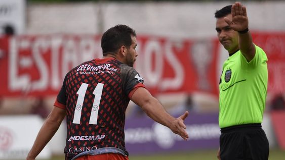 Los goles trajeron las polémicas de la tarde en el clásico entre Huracán y Maipú