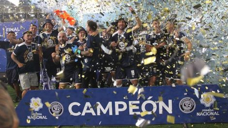 Los Andes | Independiente Rivadavia, campeón de Primera Nacional, jugará en Primera División el año próximo. Ya había participado de los Viejos Nacionales.