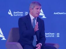 Caputo pidió a empresarios adaptarse al nuevo rumbo económico y aseguró que “este camino no va a cambiar” &nbsp;
