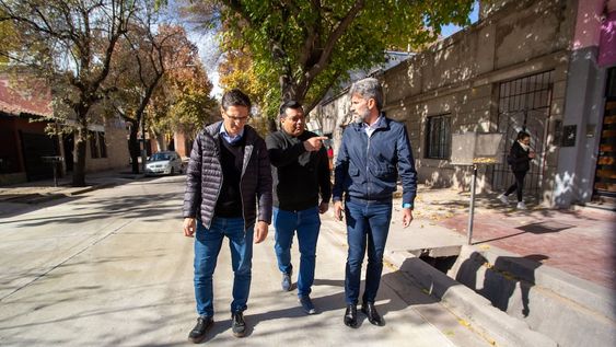 Ulpiano Suarez recorrió las obras viales finalizadas en calle Beltrán