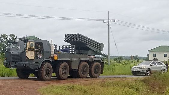 Fuego cruzado y bombardeos en la frontera entre Tailandia y Camboya