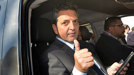 El precandidato a presidente por Unión por la Patria y ministro de Economía Sergio Massa, inicia sus últimos días de campaña. Foto: Orlando Pelichotti / Los Andes