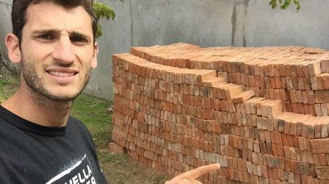 De pensar en el retiro a ser el abanderado argentino