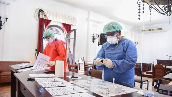 Las instalaciones del Concejo Deliberante fueron utlizadas para realizar los test, ya que cuenta con un amplio espacio y acondiconadas para poder funcionar según los protocolos establecidos. Foto: Mariana Villa / Los Andes.