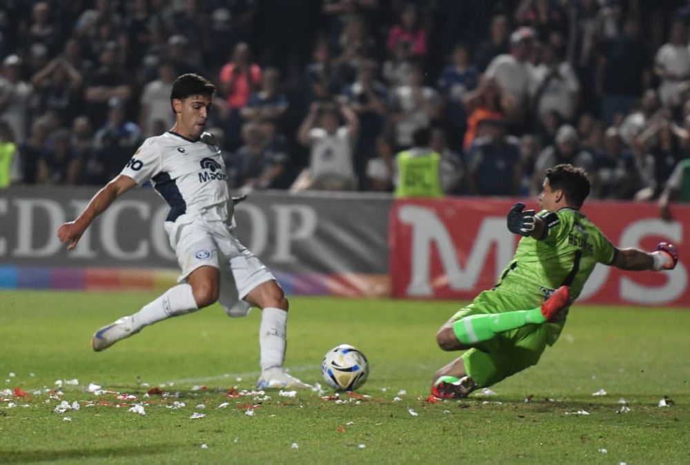 Por la fecha 15 del Torneo Clausura, Independiente Rivadavia, el campeón de la Copa Argentina, recibe a Central Córdoba de Santiago del Estero. 