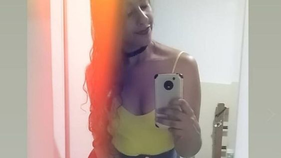 Fue a comprarse ropa y denunció que el vendedor le sacó fotos adentro del probador