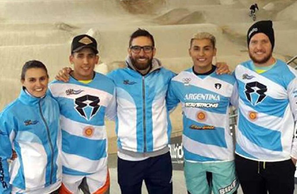 El team albiceleste llegó a Bakú para el Mundial BMX en Azerbaiyán