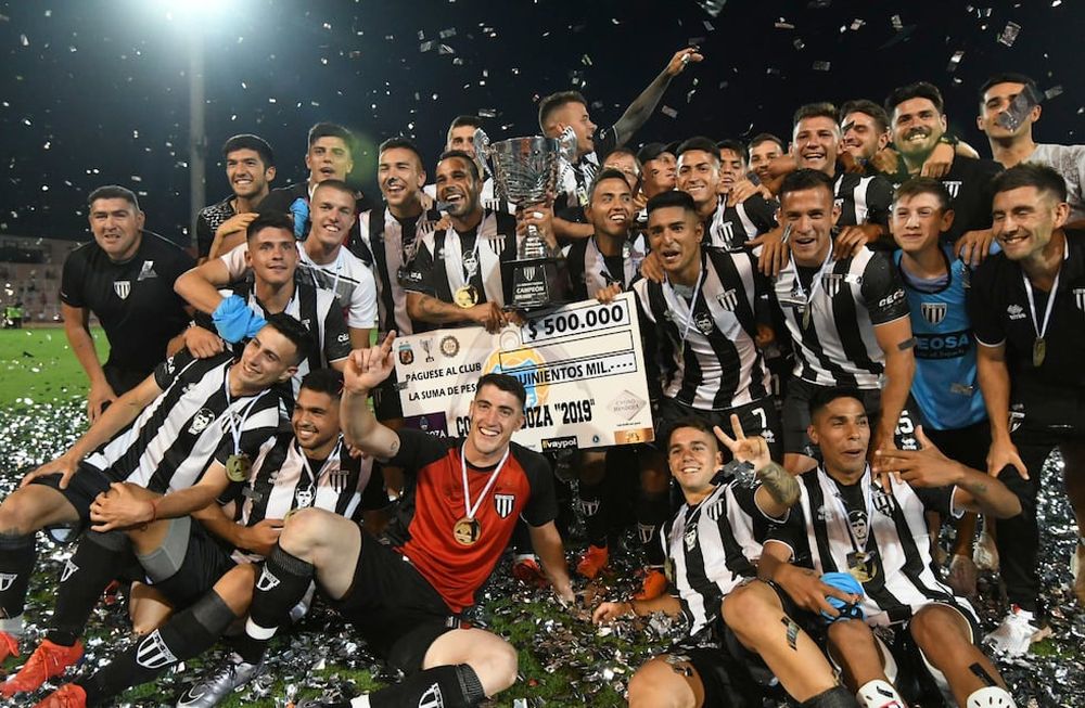 Lobo está: Gimnasia goleó a Huracán Las Heras y se consagró campeón de la Copa Mendoza