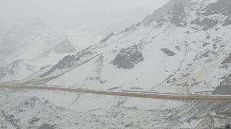 Habilitaron el paso a Chile solo para transporte de carga.